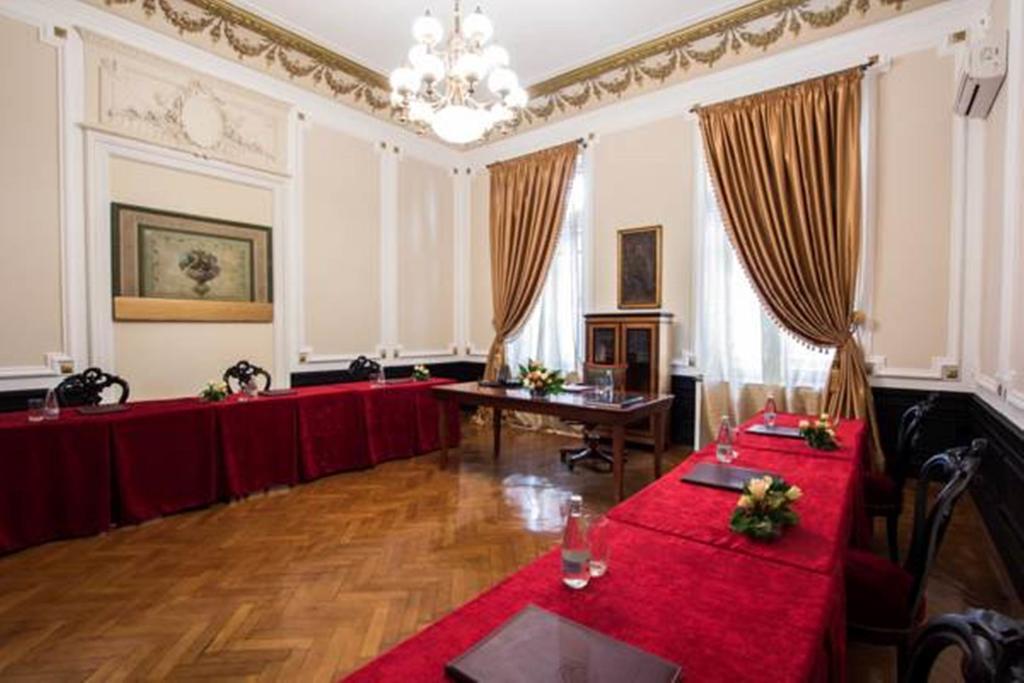 Grand Boutique Hotel 4*