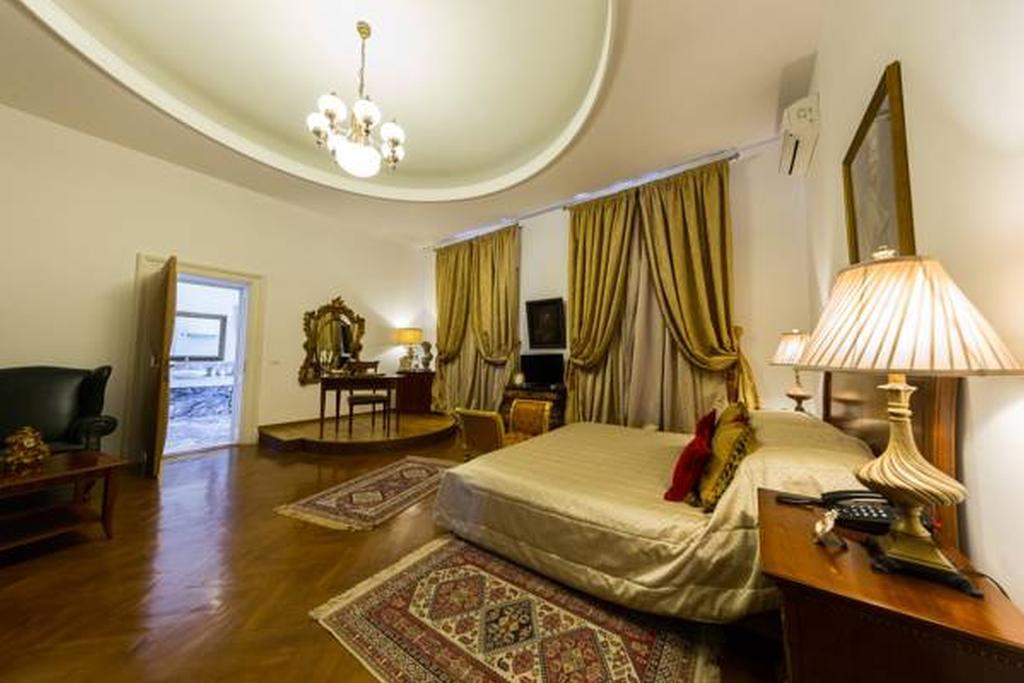 Grand Boutique Hotel 4*